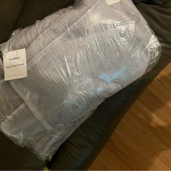 1 DAY SALE 2 Brook-linen Grey Super- Plush Towels Orig.$66 each - Picture 4 of 9